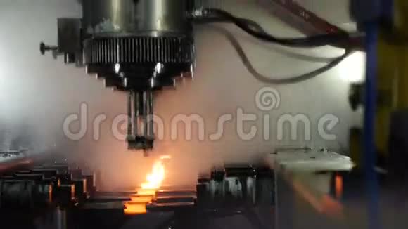 重工业液压机阀门的制造视频的预览图