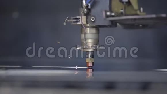 高精度数控激光焊接金属板材高速切割激光焊接激光切割技术激光焊接视频的预览图
