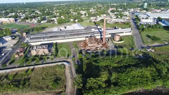 鸟瞰建筑厂房拆除视频的预览图