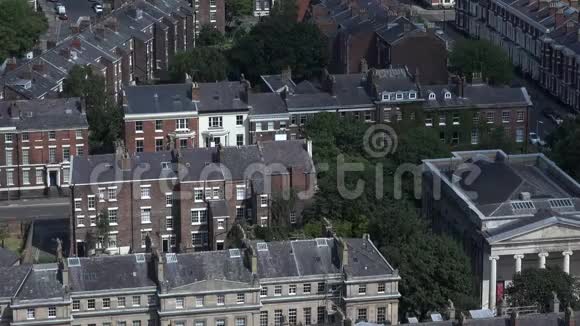 利物浦爱德华大厦的空中变焦视频的预览图