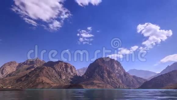 山湖云峦伊斯坎德库尔时间视频的预览图