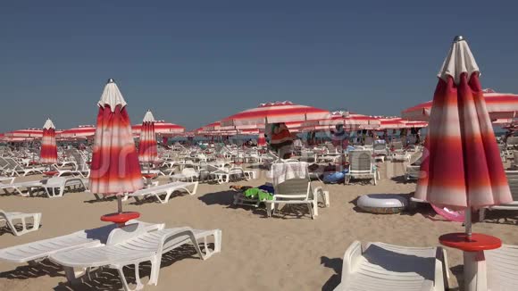 在阿尔贝纳的海滩保加利亚的度假村4K视频的预览图