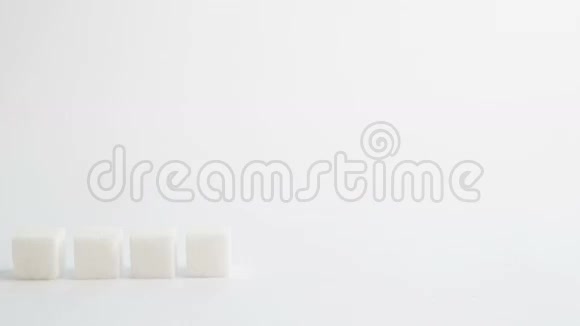 糖块壁形成糖尿病字母块平衡在顶部视频的预览图