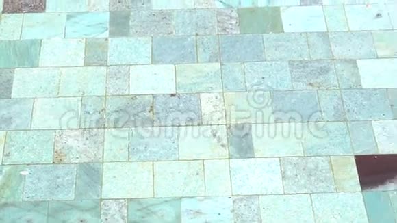 清水泳池用水及天然石材瓷砖地面详图视频的预览图
