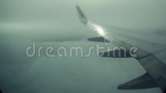 从喷气式飞机延时空中俯瞰云层视频的预览图