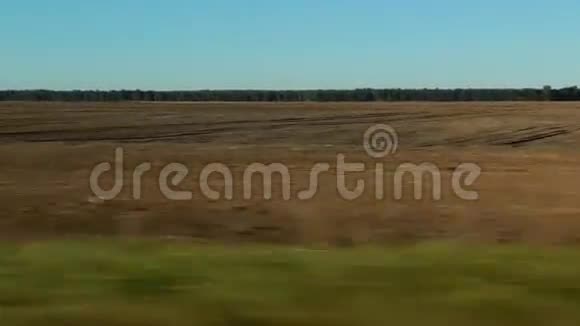 移动车辆的农业视野视频的预览图