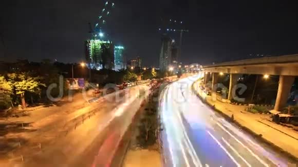 高速公路行驶时间在夜间流逝视频的预览图