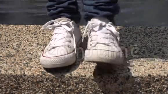 运动鞋运动鞋鞋类视频的预览图