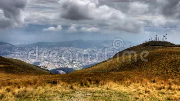 厄瓜多尔基多市上方4K超高清时间图视频的预览图