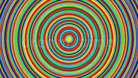 动画多色蓝绿红黄色旋转梯度同心圆和条纹径向运动环视频的预览图