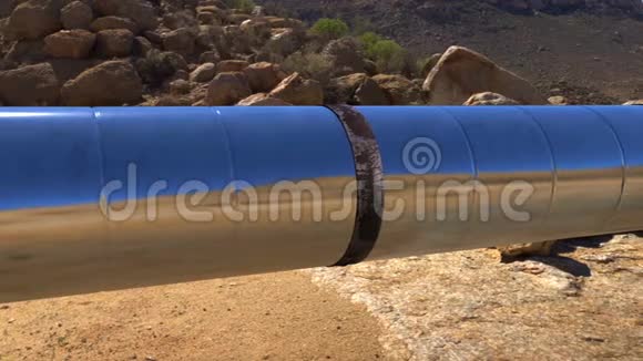 沙漠中的石油天然气管道视频的预览图