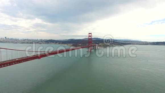 金门大桥航拍视频视频的预览图