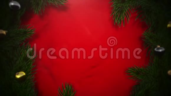 在红色背景下特写快乐假期文字花环和绿色树枝视频的预览图