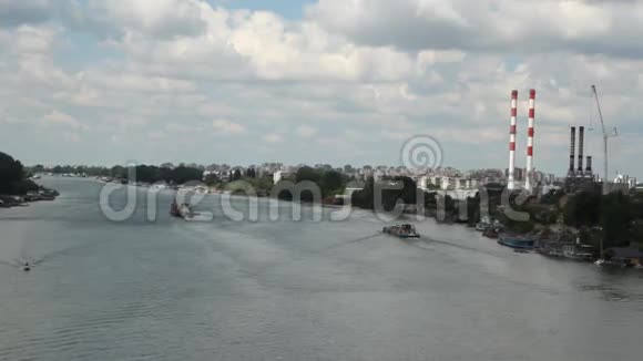 贝尔格莱德塞尔维亚萨瓦河城市现场视频的预览图