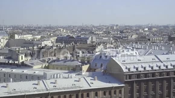 圣彼得堡街道和建筑物的鸟瞰图视频的预览图