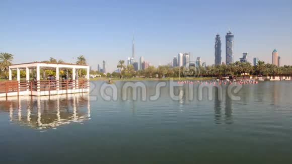 迪拜公园第4k天美丽的景色视频的预览图