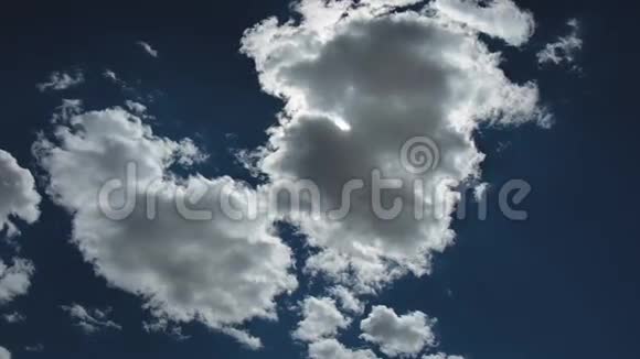 天空的云太阳的光视频的预览图