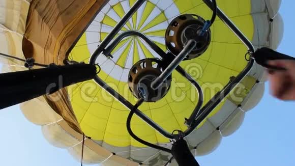 短时间热气球燃烧器视频的预览图
