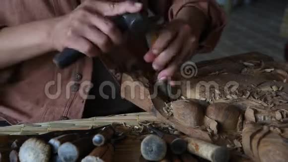 木制雕刻视频的预览图