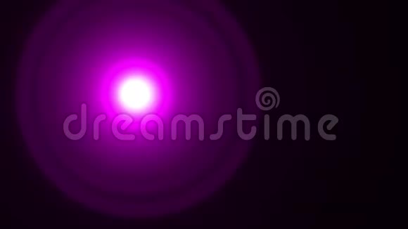 紫色数字透镜耀斑黑色背景中有明亮的光线用于纹理和材料视频的预览图