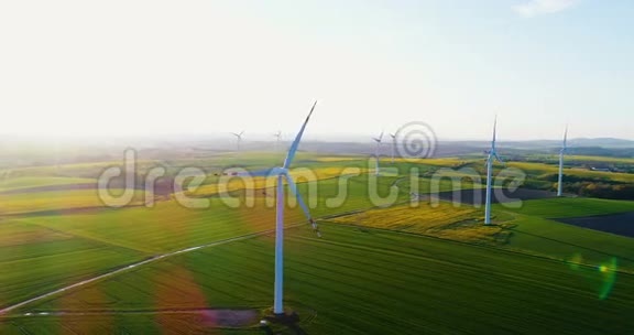 再生能源农业领域的风力涡轮机视频的预览图