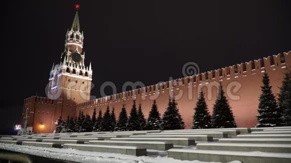 斯帕斯卡亚克里姆林宫塔夜景莫斯科俄罗斯视频的预览图