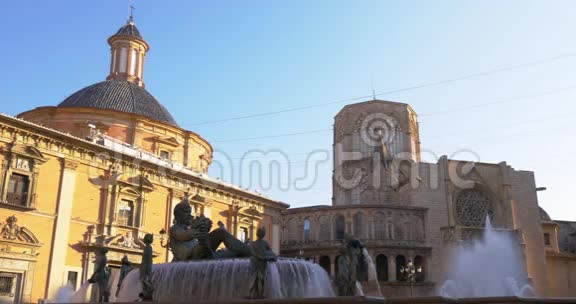 太阳光瓦伦西亚老城大教堂4k西班牙视频的预览图