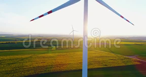更新能源农业领域的风力涡轮机视频的预览图
