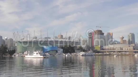 位于温哥华市中心的潘BC广场视频的预览图
