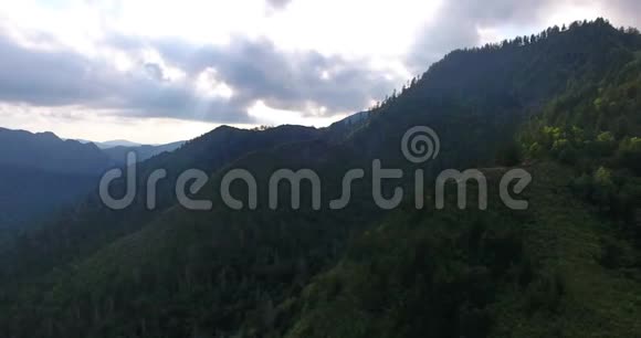 大烟山是美丽的景色视频的预览图