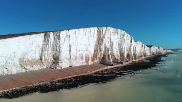 英格兰七姐妹海岸线白色悬崖视频的预览图