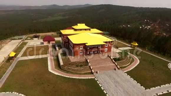 飞越乌兰乌德的佛寺视频的预览图