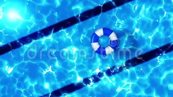 游泳池的鸟瞰图蓝色充气戒指甜甜圈玩具放松和愈合的概念视频的预览图