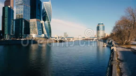 莫斯科河畔摩天大楼视频的预览图