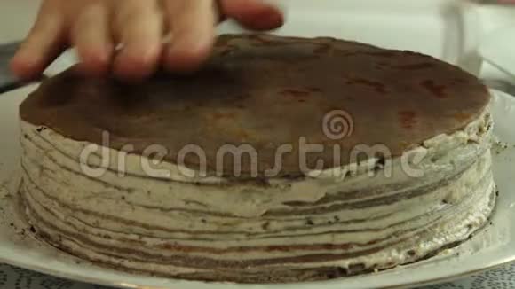 制作奥利奥紫薇蛋糕配方视频的预览图