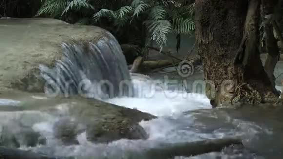 老挝琅勃拉邦匡寺瀑布视频的预览图