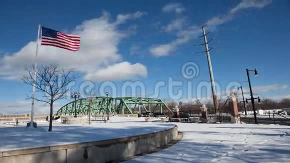 4K超高清冬季桥梁的延时视频的预览图