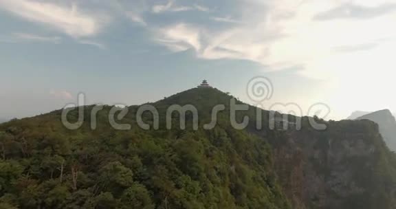 天门山顶天门山寺视频的预览图