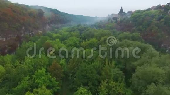峡谷卡梅内克波多尔斯基的空中射击视频的预览图