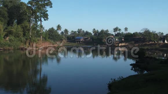 老挝波拉文高原塔德洛河视频的预览图