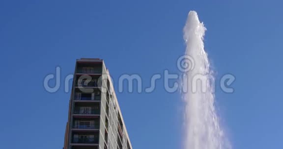 西班牙塔拉戈纳市喷泉和4k号建筑视频的预览图