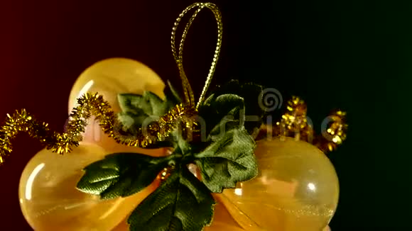 圣诞或新年期间的玩具如葡萄视频的预览图