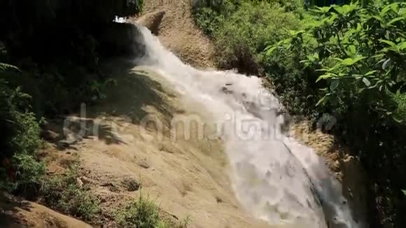 泰国埃拉万国家公园七级埃拉万瀑布视频的预览图