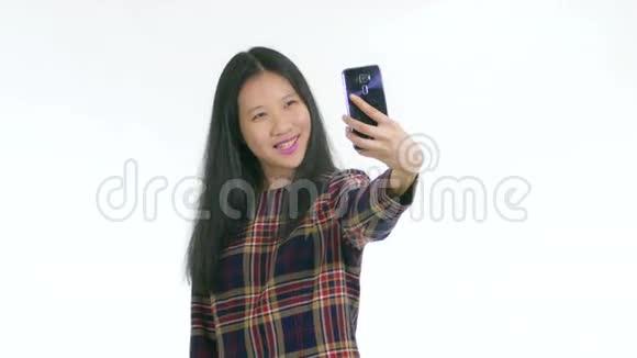 亚洲少女自拍视频的预览图