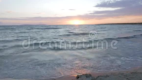 夕阳西下的大海视频的预览图