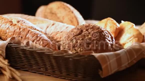 面包和小麦视频的预览图