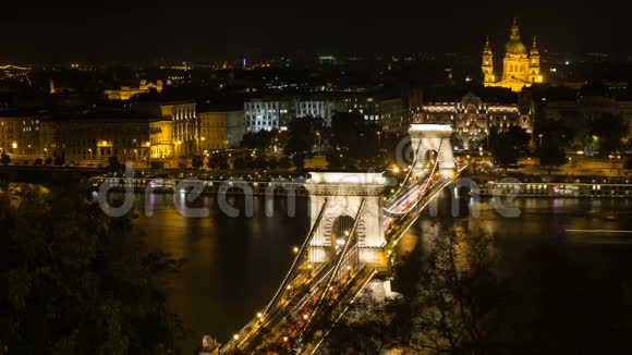 匈牙利布达佩斯的塞切尼大桥多瑙河上美丽的桥视频的预览图