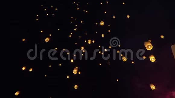 浮动新年亚洲灯笼在清迈泰国视频的预览图