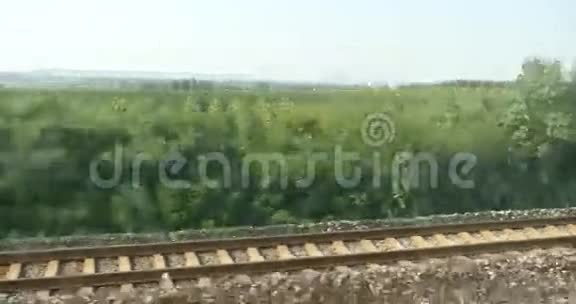 超速列车旅行窗外风景火车车站铁路视频的预览图