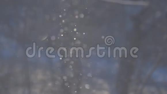 冬雪山水风光自然季节背景视频的预览图